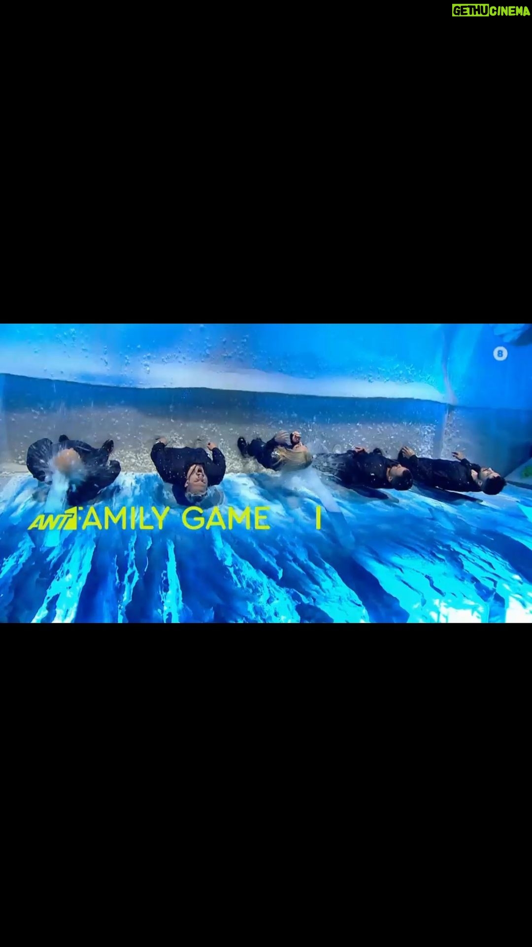 Elena Tsavalia Instagram - FAMILY GAME ❤️ Σάββατο 28/1 στις 21.00, στον @ant1tv ❤️ #tv #tvshow #game #saturday #saturdaynight #laugh
