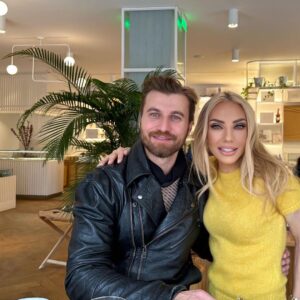Elena Tsavalia Instagram - Ήταν ένα Σάββατο με αγαπημένους❣️
Να μας ERTHEτε και να μας 
ξαναERTHEτε
@solontsounis 
@giota_tsimprikidou 
@aggelosandrianos 
❤️❤️❤️
#ertheconceptstore #café #eatery #bakery #grocery #healthyfood #healthylifestyle #meetingpoint #friends