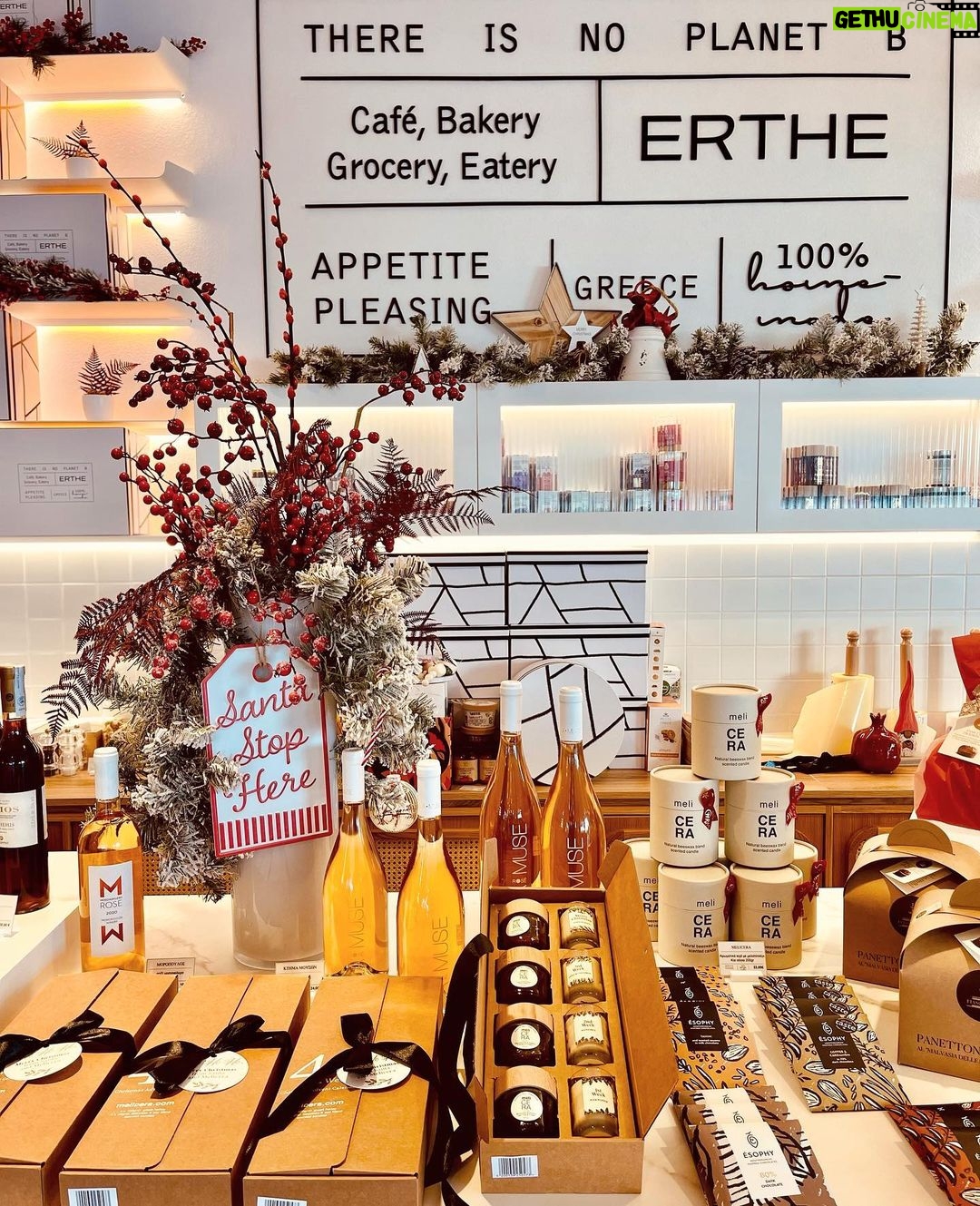 Elena Tsavalia Instagram - Christmas mood !🎄❤️ #ertheconceptstore #café #eatery #bakery #grocery #healthyfood #healthylifestyle #christmasmood Erthe Concept Store