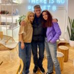 Elena Tsavalia Instagram - Απογευματινή επίσκεψη-έκπληξη!!!!! 😍 Είμαστε τόσο χαρούμενοι που σας είδαμε @m.rakintzis & Κωνσταντίνα Στεφανοπούλου❣️ Να μας ξαναERTHEτε ❤️ #ertheconceptstore #café #eatery #bakery #grocery #healthyfood #healthylifestyle #friends #welcome #happytoseeyou #happytogether Erthe Concept Store