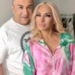 Elena Tsavalia Instagram - Σας ευχαριστούμε πολύ για την πάντοτε ανοιχτή και ζεστή “αγκαλιά” σας, για τα γλυκά σας λόγια και τα υπέροχα μηνύματά σας!!!!! 🙏 Ραντεβού το επόμενο Σάββατο στις 20.00 στο @ant1tv για να ξαναπαίξουμε FAMILY GAME!😉❤️ #tv #tvshow #family #familygame #weplay #saturday #saturdaynight #laugh #thankyou #loveyou