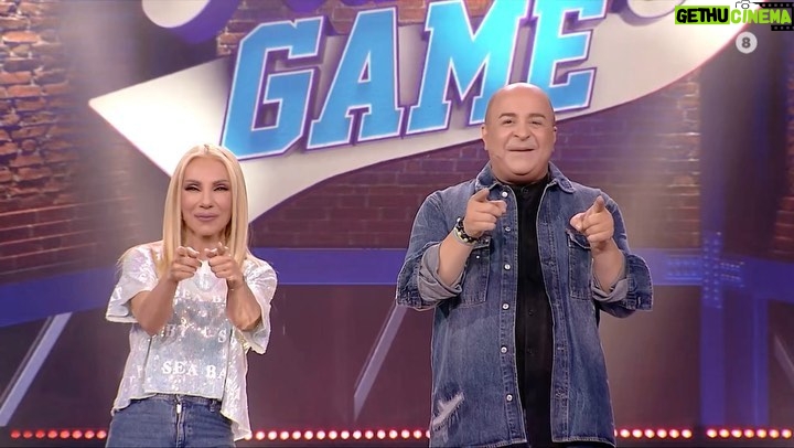 Elena Tsavalia Instagram - FAMILY GAME ❣️ Το πιο τρρρρρρελό παιχνίδι της ελληνικής τηλεόρασης έρχεται αύριο Σάββατο 22/10 στις 20.00, στον @ant1tv 😁❤️ #tv #tvshow #premiere #tomorrow #saturday #saturdaynight #laugh #weplay #family #familygame