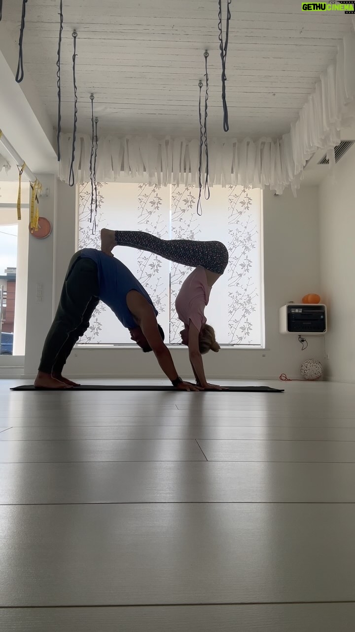 Elena Tsavalia Instagram - Μόνο μ’ εσένα @fityogi_marios !💪❤️ #yoga #yogatime #yogapractice #yogalove #youarethebest #yogaclass #yogaeveryday #ican Somaplus