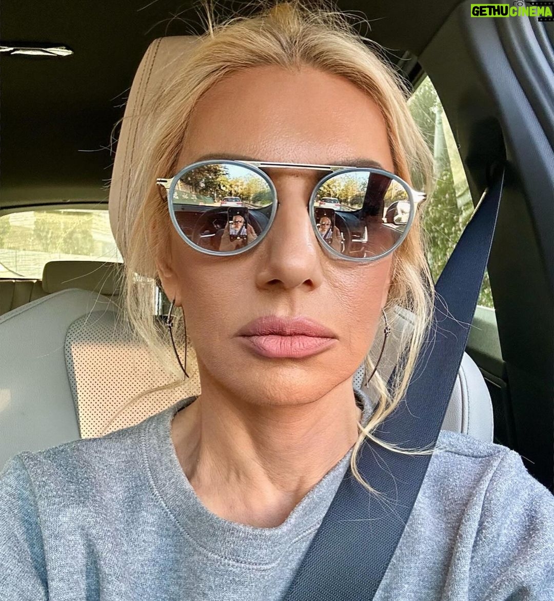 Elena Tsavalia Instagram - Mmmm…Monday!!!!!! ❤️ #monday #mondaymood #newweek #ontheroad #sunnyday #choosetobehappy #selfie #instaphoto Ψυχικό