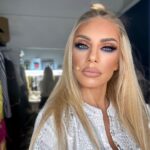 Elena Tsavalia Instagram - Δύο και σήμερα! “ Ακυβέρνητο καράβι η πατρίδα μας” 😁Κλείστε τις θέσεις σας για τις τρεις τελευταίες παραστάσεις μας στο 210-4176404 ή στο viva.gr ❤️ #theatre #summer2023 #summernights #actress #laugh #seferlisteam Δελφιναριο