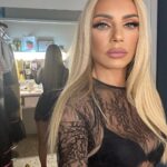 Elena Tsavalia Instagram - ΤΕΛΕΥΤΑΙΕΣ 6 ΠΑΡΑΣΤΑΣΕΙΣ ❗️❗️❗️❗️❗️ Σήμερα, αύριο, μεθαύριο και το επόμενο Π- Σ- Κ ! “ Ακυβέρνητο καράβι η πατρίδα μας “ 😁 Τηλ. κρατήσεων 210-4176404 ή στο viva.gr❤️ #theatre #laugh #summe2023 #summernights #actress #seferlisteam Δελφιναριο