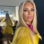 Elena Tsavalia Instagram - Eye contact and a lip bite 💋 @radiantprofessional ❤️ #sunday #theatre #face #greeneyes #lips #makeup #makeupartist #yellow #pink #blondehair Δελφιναριο