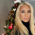 Elena Tsavalia Instagram - Καλά Χριστούγεννα σε όλους!!! 🎄❤️ #christmas #itsthemostwonderfultimeoftheyear #wishes #christmastree #withlove