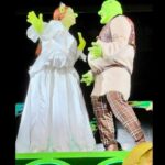 Elena Tsavalia Instagram - “ SHREK THE MUSICAL “ 🎭🕺💃🎼 Η παράσταση που υμνεί αυτά που όλοι συζητούν… Τη διαφορετικότητα και την αγάπη!❤️ Ήξερα ότι είσαι τρελός @markos_seferlis_real , αλλά τόσο πολύ που να ανεβάσεις μια τέτοια ΥΠΕΡΠΑΡΑΓΩΓΗ …ούτε εγώ δεν το φανταζόμουν!!!!👏👏👏👏 Θερμά συγχαρητήρια στον υ π ε ρ τ α λ α ν τ ο ύ χ ο θίασο, τον μαέστρο, τους μουσικούς και όλους τους υπόλοιπους συντελεστές ( που είναι ατελείωτοι!!!!!😳) ΜΗΝ ΤΟ ΧΑΣΕΤΕ !!!!!!!!!!💫 #theatre #shrek #shrekthemusical #seferlis #seferlisteam #congratulations Περοκε Σεφερλης