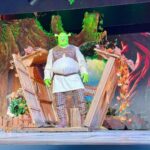 Elena Tsavalia Instagram - “ SHREK THE MUSICAL “ 🎭🕺💃🎼 Η παράσταση που υμνεί αυτά που όλοι συζητούν… Τη διαφορετικότητα και την αγάπη!❤️ Ήξερα ότι είσαι τρελός @markos_seferlis_real , αλλά τόσο πολύ που να ανεβάσεις μια τέτοια ΥΠΕΡΠΑΡΑΓΩΓΗ …ούτε εγώ δεν το φανταζόμουν!!!!👏👏👏👏 Θερμά συγχαρητήρια στον υ π ε ρ τ α λ α ν τ ο ύ χ ο θίασο, τον μαέστρο, τους μουσικούς και όλους τους υπόλοιπους συντελεστές ( που είναι ατελείωτοι!!!!!😳) ΜΗΝ ΤΟ ΧΑΣΕΤΕ !!!!!!!!!!💫 #theatre #shrek #shrekthemusical #seferlis #seferlisteam #congratulations Περοκε Σεφερλης
