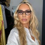 Elena Tsavalia Instagram - “Ακυβέρνητο καράβι η πατρίδα μας”⛴️ Θέατρο Δελφινάριο 😁 Τρίτη - Κυριακή στις 21.00 Κρατήσεις εισιτηρίων στο 210- 4176404 και στο viva.gr ❤️ #theatre #laugh #actors #dancers #summer2023 #summernights #seferlisteam Delfinario-Seferlis