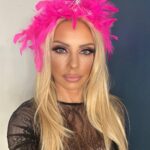 Elena Tsavalia Instagram – Pink isn’t just a color…it’s an attitude 💕
#pink #pinklips #thinkpink #friday #theatre #makeup Δελφιναριο