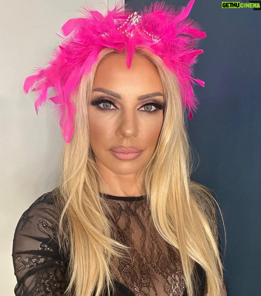 Elena Tsavalia Instagram - Pink isn’t just a color…it’s an attitude 💕 #pink #pinklips #thinkpink #friday #theatre #makeup Δελφιναριο