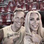 Elena Tsavalia Instagram - Ταλαντούχος… το ξέρεις! Ευγενής…το υποψιάζεσαι! Με απίστευτη αύρα…το ανακαλύπτεις όταν βρεθείς δίπλα του! Καλώς όρισες στο Δελφινάριο @theopanas ! Είσαι 💫 ! #theatre #choreographer #dance #dancing #welcome #rehersal Δελφιναριο