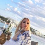 Elena Tsavalia Instagram - Καλό μήνα, γλυκό…σαν ένα φιλί!💋 #june #newmonth #photooftheday #love #kiss