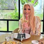 Elena Tsavalia Instagram - Οι πρώτες ευχές για τη γιορτή μου! 🌺 Thank you! ❣️ Cheers ! ❤️ #nameday #wishes #thankyou #cheers ALIO