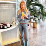 Elena Tsavalia Instagram - New week… Cheers!!!!! 🍷❤️ #ertheconceptstore #café #eatery #bakery #grocery #healthyfood #healthylifestyle #wine #cheers #monday #newweek Erthe Concept Store