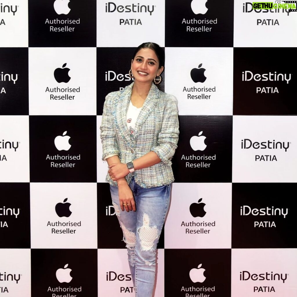 Elina Samantray Instagram - 🍎✨ Exciting News for Apple Enthusiasts! 🚀 Thrilled to be part of the grand opening of iDestiny, the Apple Authorized Reseller in the heart of Bhubaneswar's Student & Corporate Hub - Patia, Chandrasekharpur! 🌟 Dive into a realm of innovation with the latest Apple products, right in the corporate hub of Bhubaneswar. From iPhones to MacBooks, iDestiny has you covered! This marks iDestiny's third store in Bhubaneswar, with the first and second being at Esplanade One Mall and Janpath Road, Saheed Nagar. 🎉📱💻 Experience the enchantment of Apple firsthand at iDestiny, where our knowledgeable staff is ready to assist you in finding the perfect device for your needs. Join us at our new destination for all things Apple! 🛍️✨ #iDestiny #AppleBhubaneswar #AppleStoreBhubaneswar #AppleAuthorisedReseller #BhubaneswarTech #THubBhubaneswar #Patia #NewBeginnings #InnovationHub #TechRevolution #AppleExperience #TechEnthusiasts #AppleLovers #CuttingEdgeTechnology #Gadgets #TechCommunity #DigitalLifestyle #FutureTech #UnleashThePowerOfApple #BhubaneswarShopping #TechnologyElevated #PremiumDevices #applemagic