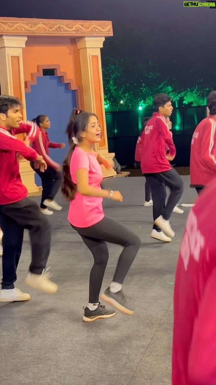 Elina Samantray Instagram - Welcome 2024 with our Grand Event "NAMAN"ππ»31 Dec 6pm onwards only on Sidharth TV.Dedicated to our indomitable police department π Don't forget to watch us tonight β‘ #Naman #Police #Newyear #fyp #trending @smileplease_org @sidharthtvofficial @dcpbbsr @dcp_cuttack @cpbbsrctc @odishapolicehqrs