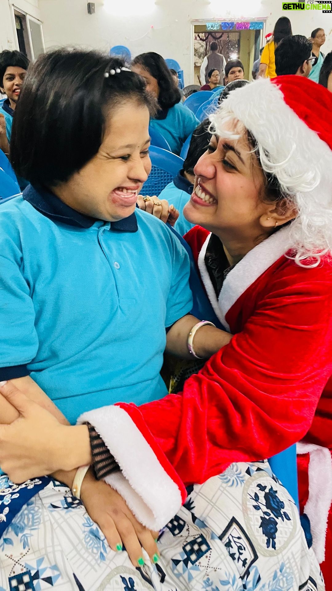 Elina Samantray Instagram - Merry Christmas 2023ππ My Christmas was super special with my cutest intellectual friends from Chetna institute. Thank you Team Udra for having me today as your Secret π§βπ. #merrychristmas #christmas #bestchristmas #spreadhappiness #gratitude #blessed #love
