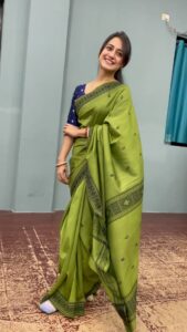 Elina Samantray Instagram - Which saree looks best on me?! Comment down.👇🏻