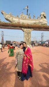 Elina Samantray Instagram - Balijatra 2023🎊💗 #balijatra #amabalijatra #balijatra2023 #rayelinasamantaray #fun #motherdaughtertime #travel #odisha #india