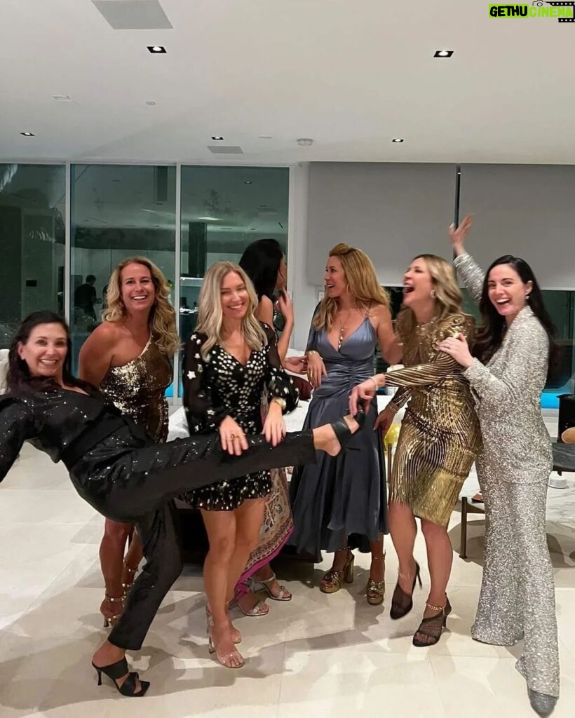 Elisabetta Fantone Instagram - Hello 2023! What an epic way to welcome you! 🌟🎉 Spending the night celebrating life, friendships, family, successes and conquered challenges. - 2022 you were definitely another one for the books. With all your ups and downs you thought me so much. I lived and felt every moment to the fullest. Always present. You definitely thaught me the true meaning of resilience, strength and gratitude and for that, I thank you. - Hope you all had memorable and safe festivities. Wishing you all many blessings. Happy New Year! Miami, Florida