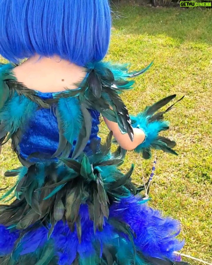 Elisabetta Fantone Instagram - She deserves her own post! During last year's Halloween after being Wednesday from the Addams Family my daughter @abbielondon.co decided she wanted to be a peacock for this year's Halloween. I absolutely love this little girl's mind and originality. She always wants to be different. She committed to the idea all year. So like every year, I decided to make her a unique costume. I promised her that I would turn her into the most beautiful peacock. I created and sewed every piece from head to toe by hand and made the tail so she could lift it. She played the part all night like a true showgirl. She won best costume at our neighborhood's costume contest and that made her night! 🎃 Hope you all had an amazing #Halloween #HalloweenCostume #Peacock #PeacockCostume #HappyHalloween #peacockfeathers #feathers