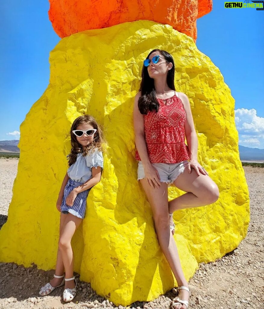 Elisabetta Fantone Instagram - We're busy making memories in #Vegas, the ultimate colorful playground. #SevenMagicMountains 💛🧡❤💜💙💚 #LasVegas #Nevada 🌵🌞🃏🎰🎭🎉 Seven Magic Mountains, S Las Vegas Blvd, Las Vegas, Nevada