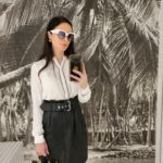 Elisabetta Fantone Instagram - Last Monday of the year! #2021 Can't believe another year just flew by. Where does time go? Maybe it's all an illusion. #timeisrelative #timesflywhenyourhavingfun Bal Harbour Shops