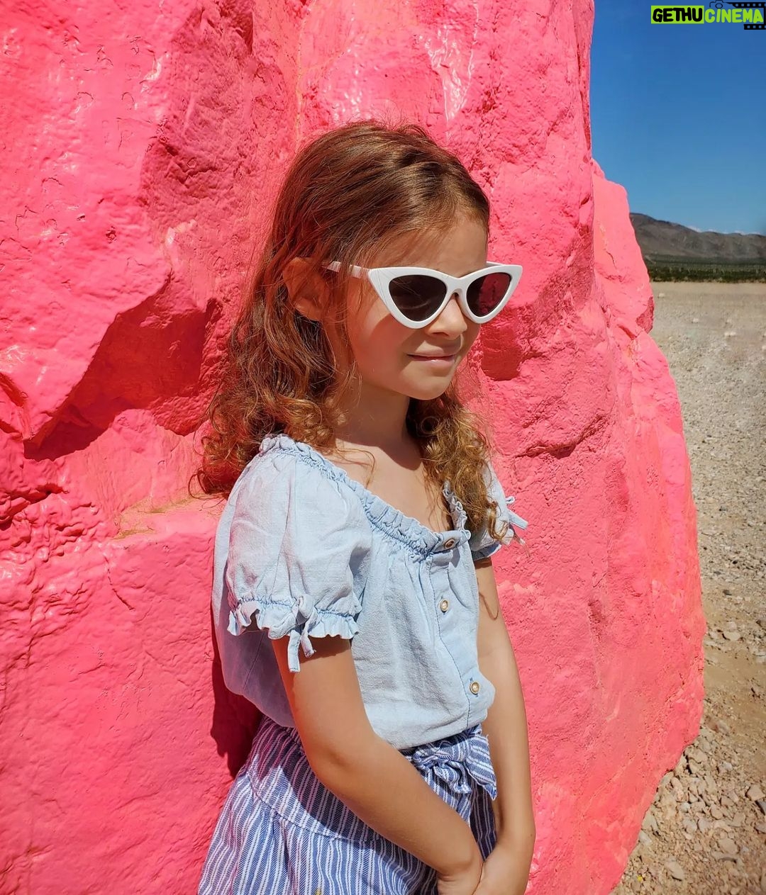 Elisabetta Fantone Instagram - We're busy making memories in #Vegas, the ultimate colorful playground. #SevenMagicMountains ππ§‘β€πππ #LasVegas #Nevada π΅πππ°ππ Seven Magic Mountains, S Las Vegas Blvd, Las Vegas, Nevada