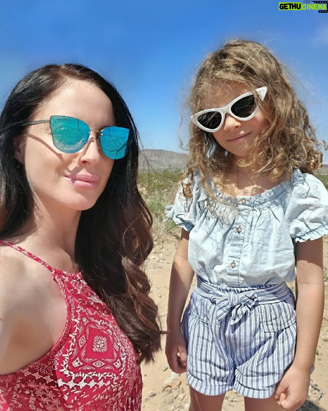 Elisabetta Fantone Instagram - Woke up in #Vegas 🌵 @abbielondon.co Las Vegas, Nevada