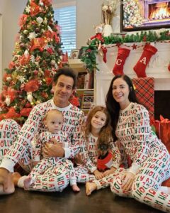 Elisabetta Fantone Instagram - All I want for Christmas is my family! The best Christmas ever, to have our boy home, our family united and see our children spent their first Christmas together as siblings. Last year our son was at the hospital on life support after he contracted a bad virus that attacked his premature lungs. He was put on a ventilator and news just seemed to get worse, but... life shows you that miracles do exist and this year, everything was extra special. I managed to pause time and really suck in every instant. So, from our little family to yours, we wish you a warm, joyful, healthy and very Merry Christmas surrounded by the ones you love. 🎄❤ And I have a special thought and prayer in my heart for those parents whose children are in the hospital. I pray they come back home to you very soon. G/d bless. 🙏 Tout ce que je veux pour Noël, c'est ma famille ! Le meilleur Noël de tous les temps, retrouver notre garçon à la maison, notre famille unie et voir nos enfants passer leur premier Noël ensemble en tant que frères et sœurs. L'année dernière, notre fils était à l'hôpital sous assistance respiratoire après avoir contracté un mauvais virus qui a attaqué ses poumons prématurés. Il a été mis sous respirateur et les nouvelles semblaient empirer. Mais la vie vous montre que les miracles existent. Cette année, tout était donc très spécial. J'ai réussi à mettre le temps sur pause et à vraiment profiter de chaque instant. Alors de notre petite famille à la vôtre, nous vous souhaitons un Noël chaleureux, joyeux, sain entouré de ceux que vous aimez. 🎄❤ Et j'ai une pensée et une prière particulière dans mon cœur pour les parents dont les enfants sont hospitalisés. Je prie pour qu'ils reviennent chez vous très bientôt. 🙏 ❄ @abbielondon.co @patco007 #JoyeuxNoël #MerryChristmas #preemiefirstchristmas #preemiestrong #nicusuccessstory