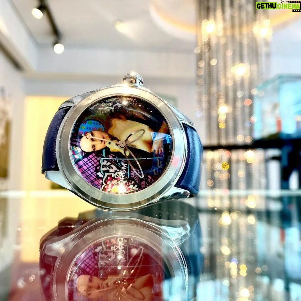 Elisabetta Fantone Instagram - One of my two @corumwatches design. The #Monalisa #BubbleWatch This was one of my many favorite collaborative projects which I got to present in #Switzerland The watch was sold in limited edition across the globe. Corum gave me full artistic freedom to develop and design both the watch and the case. The watch represents the Monalisa which became the victim of what has been described as the greatest art theft of the 20th century thus making her a media sensation. The watch case represents the Louvre Museum. What an honor it was to collaborate with such a reputable and luxurious watch brand. #luxurytimepieces #luxurywatch #watches #collectionwatch #Monalisa #Louvre #watchcollection #corumwatches