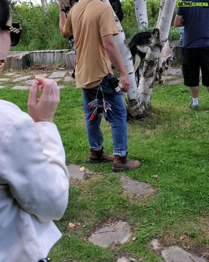 Elisabetta Fantone Instagram - When your co-star is a #goat and he's clearly into you. 🐐 #LaPetiteMairesse Sudbury, Ontario