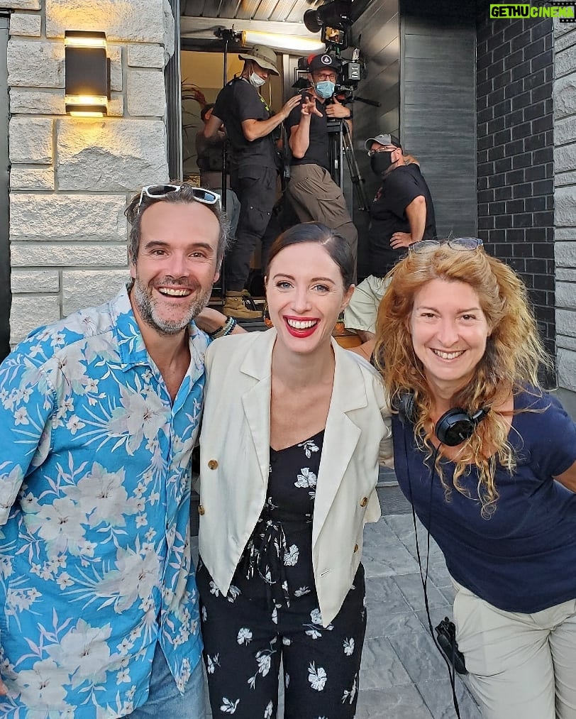 Elisabetta Fantone Instagram - It's a wrap for the first season of La Petite Mairesse! What an epic summer spent filming in Canada. I had so much fun playing the hilarious part of Lisa Pigeon and being directed by two wonderful directors @mplaurencelle & @nathalietoriel I love every single cast and crew member on this production. I had some of the best laughs on this set. Can't wait until next time. 💗 🎬📽 C'est un wrap pour la première saison de La Petite Mairesse! Quel été épique passé en tournage au Canada. Je me suis tellement amusée à incarner le rôle hilarant de Lisa Pigeon et à être dirigée par deux merveilleuses réalisatrices @mplaurencelle & @nathalietoriel J'adore chaque membre de la distribution et de l'équipe de cette production. J'ai eu certains des meilleurs fous rires sur ce plateau. Hâte aux prochaines retrouvailles. #onset #tournagetélé #tvseries Sudbury, Ontario