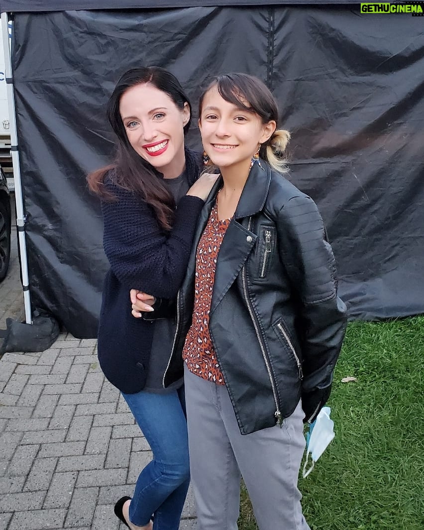 Elisabetta Fantone Instagram - It's a wrap for the first season of La Petite Mairesse! What an epic summer spent filming in Canada. I had so much fun playing the hilarious part of Lisa Pigeon and being directed by two wonderful directors @mplaurencelle & @nathalietoriel I love every single cast and crew member on this production. I had some of the best laughs on this set. Can't wait until next time. 💗 🎬📽 C'est un wrap pour la première saison de La Petite Mairesse! Quel été épique passé en tournage au Canada. Je me suis tellement amusée à incarner le rôle hilarant de Lisa Pigeon et à être dirigée par deux merveilleuses réalisatrices @mplaurencelle & @nathalietoriel J'adore chaque membre de la distribution et de l'équipe de cette production. J'ai eu certains des meilleurs fous rires sur ce plateau. Hâte aux prochaines retrouvailles. #onset #tournagetélé #tvseries Sudbury, Ontario