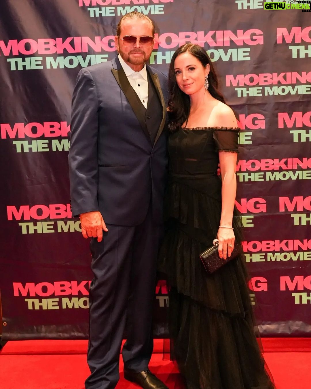 Elisabetta Fantone Instagram - This week was The MobKing premiere where we finally got to view and celebrate the work we did on this film. It was a wonderful evening and I can't wait for you all to see this movie. It is now available on demand and digital platforms. Go watch it! Directed by: @jokesflick Photo credit: Eduardo Valdes @otbmiami #TheMobKing #MovieRelease #MoviePremiere #MobMovie