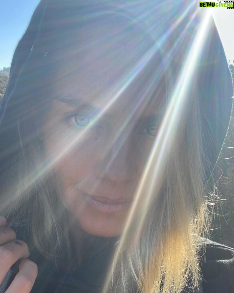 Eliza Coupe Instagram - S H I N E ✨🖤✨ #nofilter #forrealtho #nomakeup #nuthin #but #light #shine #your #light #love Topanga, California