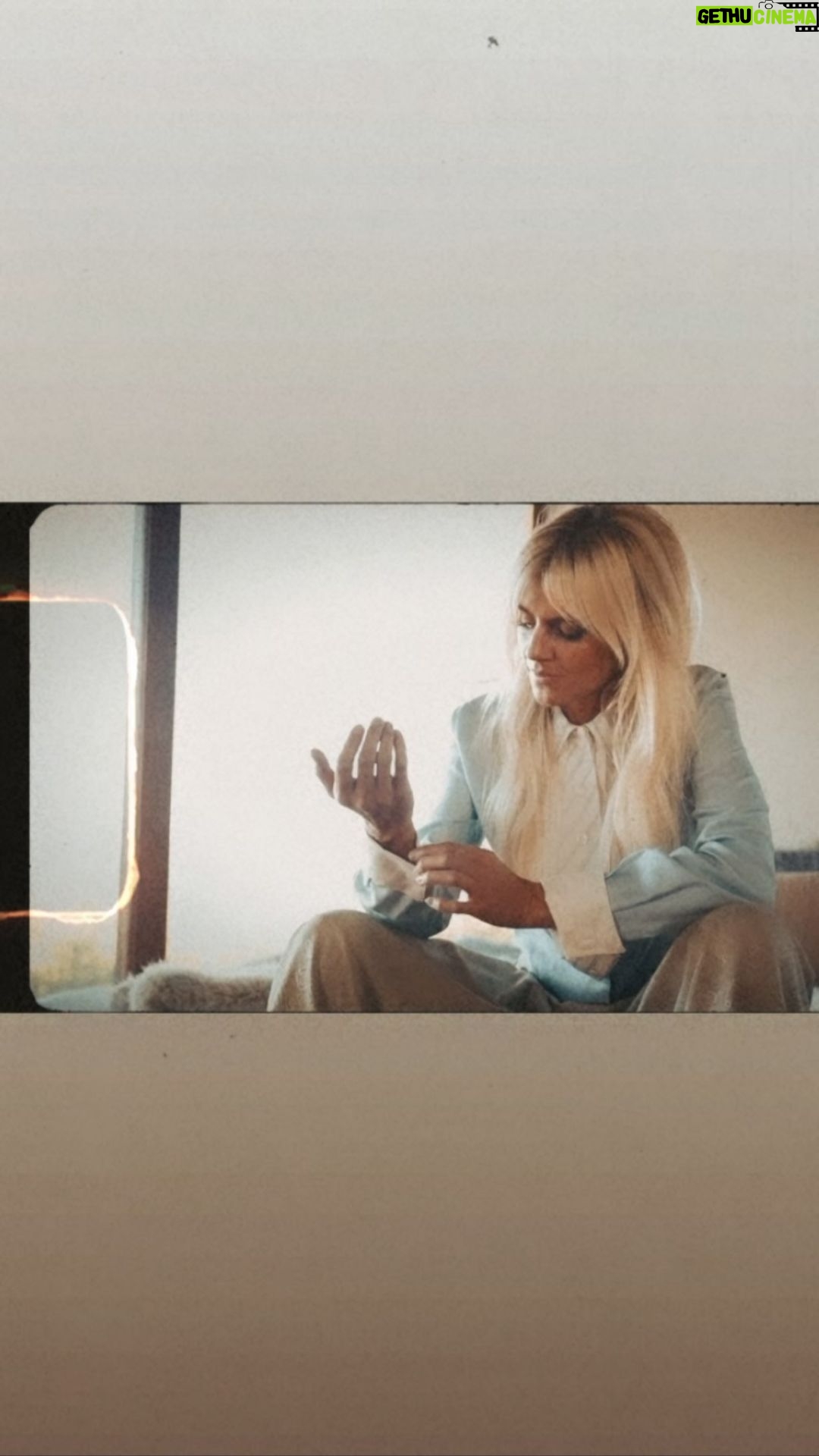 Eliza Coupe - 1.4K Likes - Tuesday’s vibe.
🤍 @mynxiiwhite 📸
🤍 @sueseocolor 💇🏼♀️
🤍 @cocoarigal 👩🏻🎨
#tuesdayvibes #fashion #vintage #vintagestyle #valentino #bts #ootd #ootdstyle #getit #doit #beit #loveit #fuckit #trustit #suitstyle #levelup #elevate #light #love #farts