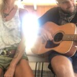 Eliza Coupe Instagram - Sibling song along. You’re welcome. . #sing #laugh #siblibgs #livefreeordie #love #topangatimes