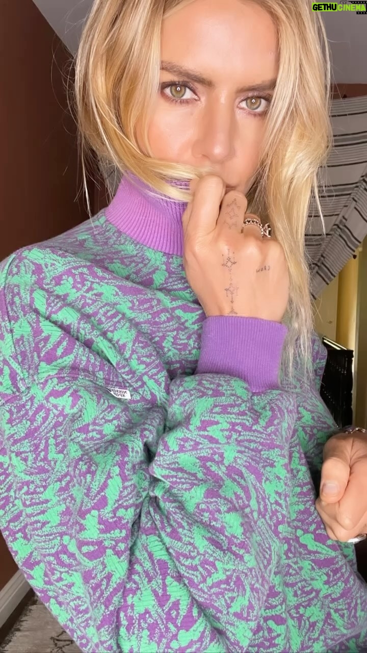 Eliza Coupe Instagram - T H E C O Y O T E , T H E W I T CH AND T H E W A R D R O B E More items dropping from closet evvverrrry daaaaaay 💋💋 #vintage #upcycle #usedclothing #vintagestyle #vintageclothing #vintagefashion #repurposedclothing #sale #fashion #style #ootd #ootdfashion #actorsellshercloset #coyotewitchwardrobe #love