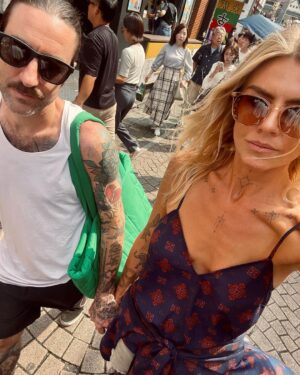 Eliza Coupe Instagram - The Actor & The Skater go to J A P A N 🖤

#photodump #tokyo #kyoto #japantrip #travel #somuchwalking #sohot #worthit #sushi #sls #skate #proho #judgesknowhowtoparty #hashtag #lovelove