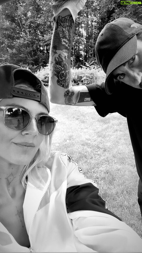 Eliza Coupe Instagram - H o m e 🖤 #family #newhampshire #livefreeordie #golf #ridealong #itsfine #summer #love
