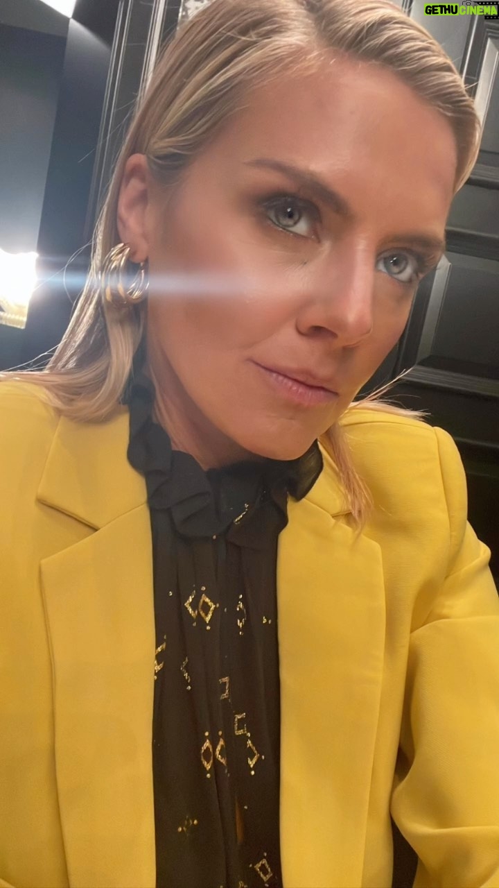 Eliza Coupe Instagram - A shout out to the ladies who helped create all the different shades of A L E X….. my character from the movie we just wrapped in Minnesota called Days When The Rains Came. Written by the brilliant, magnetic, mystical magician: @marisa.coughlan I love you beyond for a trillion reasons but also for creating this character! And just Thank you for this beautiful experience. And to the two sorceresses who, with such exquisite artistry, created the looks for this character with elegant fierceness @aprilmariemakeup @rose_gold06 I am so grateful for you two!!! And to the chic wizard @needleandblack who knows all things style and fashion and curated every thread of this character seamlessly… Thank you!! Love you all and deeply grateful for you all. 🙏🏻🤍✨❄️ #gratitude #wrapped #indiefilmmaking #minnesota #minneapolis #women #loooove #love #fashion #costume #ootd #hair #hairstylist #makeup #makeupartist #movie #hashtag #somany #seamoss #fordays #dayswhentherainscame #shine #your #light #be #ootd #fashionista #powersuitsfordays #flow #fart Minneapolis, Minnesota