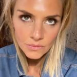 Eliza Coupe Instagram – S H I N E 🖤

#light #it #up #love #selfiesfordays #makeup #hair #onpoint #familygenes #minnesota #chic #hashtag