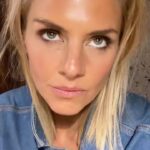 Eliza Coupe Instagram - S H I N E 🖤 #light #it #up #love #selfiesfordays #makeup #hair #onpoint #familygenes #minnesota #chic #hashtag
