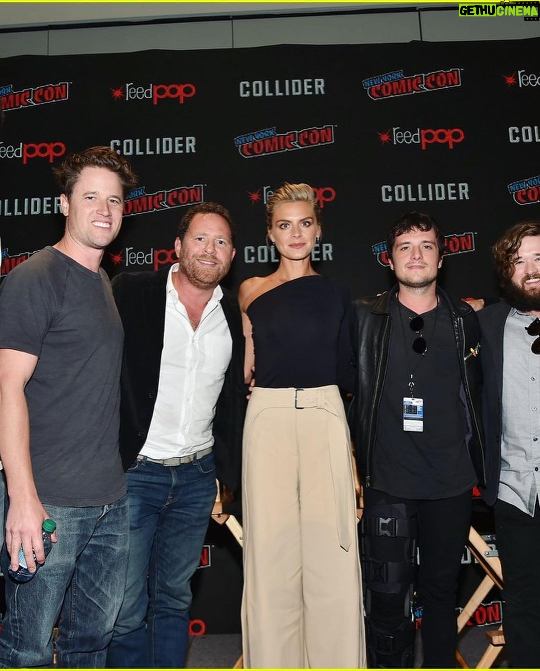 Eliza Coupe Instagram - First up…. I wore this outfit at New York Comicon for Future Man a few years ago. Swipe on through to see the whole look… The shoes are white patent leather stiletto mules size 8.5 by Gianvito Rossi. Pants are Dion Lee size small/medium. I loooove this whole get-up and also the pieces worn separately are equally magical. Pants: $400 Shoes: $300 DM for purchases. 🪶 #upcycle #redcarpet #fashion #thrift #ootd #comiccon #futureman #repurpose #reenergize #love
