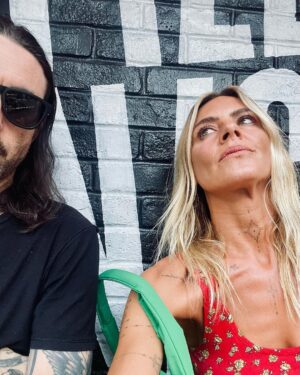 Eliza Coupe Instagram - The Actor & The Skater go to J A P A N 🖤

#photodump #tokyo #kyoto #japantrip #travel #somuchwalking #sohot #worthit #sushi #sls #skate #proho #judgesknowhowtoparty #hashtag #lovelove