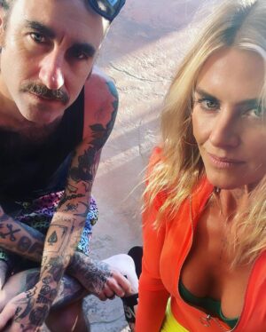 Eliza Coupe Instagram - Summer blaaa blaaaaa blaaaaaaaaa 🤷🏼‍♀️ 😘

#photodump #hashtag